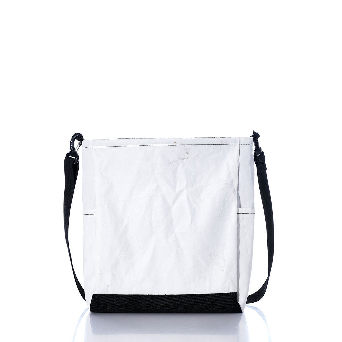 Vintage 28 Medium Voyager Crew Crossbody Alternate View
